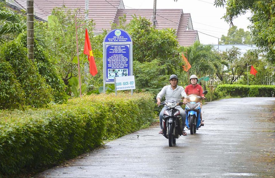 Giao thông nông thôn thông suốt trên địa bàn xã Lợi An, huyện Trần Văn Thời.