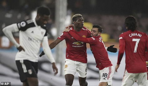 Pogba tỏa sáng, Man Utd ngược dòng đánh bại Fulham.