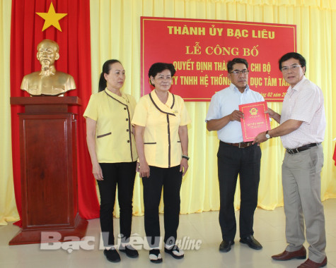 Thành lập Chi bộ Công ty TNHH Hệ thống giáo dục Tâm Tâm