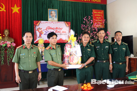 Thăm và chúc Tết lực lượng vũ trang tỉnh