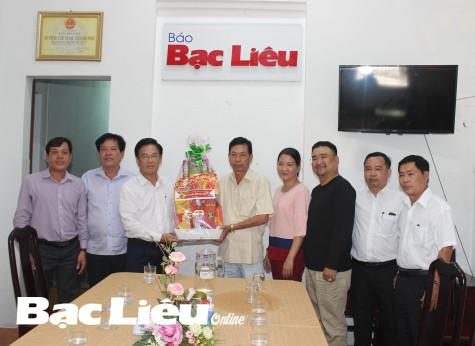 Sở NN&PTNT và HDBank chúc tết Báo Bạc Liêu