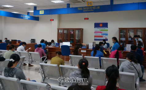 Khẩn trương ngày làm việc đầu năm mới