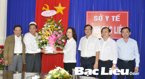 Tôn vinh đóng góp của đội ngũ thầy thuốc vì sức khỏe cộng đồng