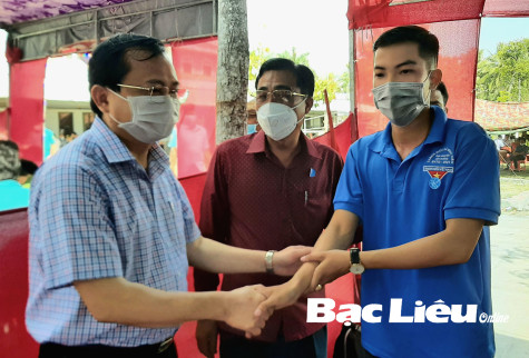 Lãnh đạo tỉnh thăm hỏi, động viên các tân binh nhập ngũ năm 2021