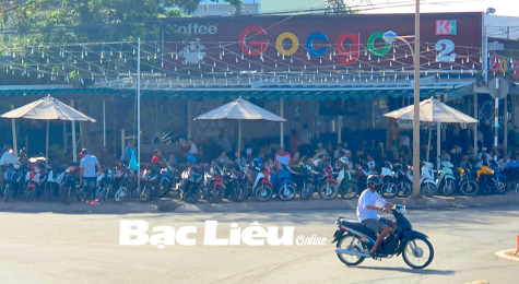 Cần xử lý tình trạng lấn chiếm vỉa hè ở quán Gocgo