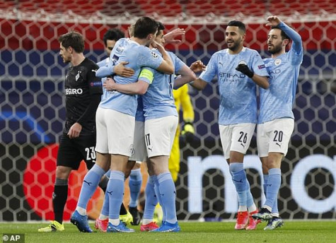 Nhẹ nhàng đánh bại Monchengladbach, Man City vào tứ kết Champions League.