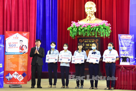 Hơn 700 thí sinh tham gia Chương trình tư vấn hướng nghiệp, xét tuyển đại học, cao đẳng năm 2021