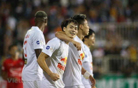 Hai thái cực trong ngày thi đấu tưng bừng ở vòng 6 V-League 2021