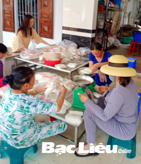 Tiểu thương “ăn nên làm ra” trong mùa Thanh minh