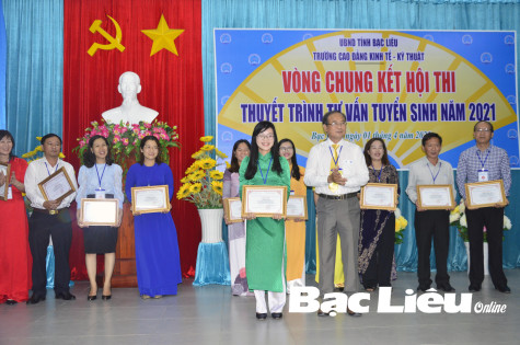 Cuộc thi hùng biện “Tuyên truyền viên tuyển sinh" năm 2021: Thí sinh Huỳnh My đoạt giải Nhất