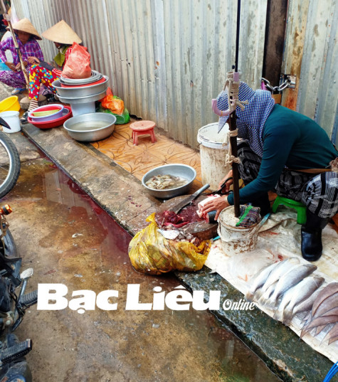An toàn vệ sinh thực phẩm tại các chợ truyền thống:​ Canh cánh nỗi lo!
