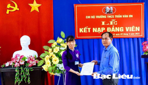 TP. Bạc Liêu: Kết nạp 18 quần chúng vào Đảng