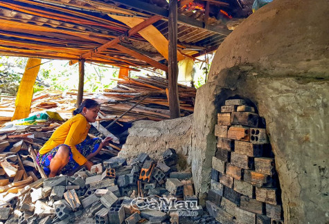 Vất vả nghề hầm than