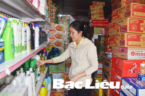 Cửa hàng tạp hóa truyền thống gặp khó