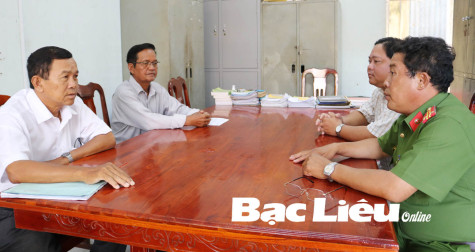 Phát huy vai trò người có uy tín trong đảm bảo an ninh trật tự