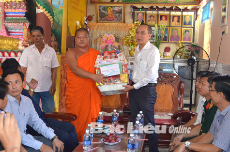 Thăm và chúc Tết Chôl-chnăm-thmây năm 2021: Chúc mừng đồng bào Khmer đón Tết trong hạnh phúc, ấm no