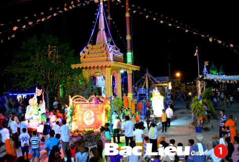 Rộn ràng sắc màu tết Chôl-chnăm-thmây