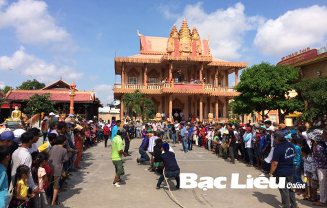Cùng thanh thiếu nhi đồng bào Khmer vui tết Chôl-chnăm-thmây