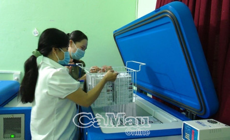 Cà Mau tiếp nhận lô vắc xin Covid-19 đầu tiên