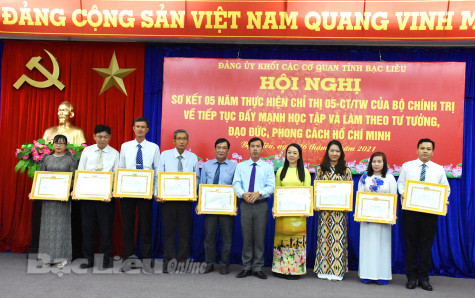 Đảng ủy Khối các cơ quan tỉnh: Sơ kết 5 năm thực hiện Chỉ thị 05 của Bộ Chính trị