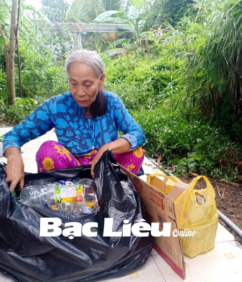 Tuổi già tần tảo mưu sinh