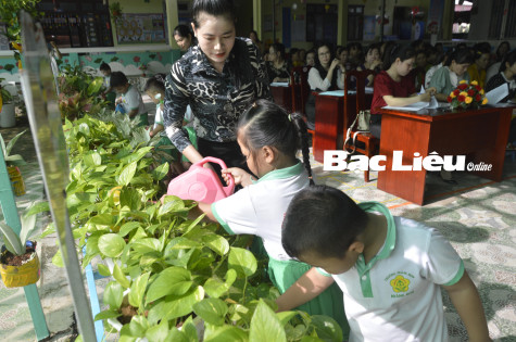 Phòng GD-ĐT huyện Hòa Bình:​ Tổ chức sinh hoạt chuyên môn tổ Nhóm - Mầm