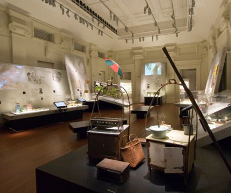 Một trang đời​ mở ra