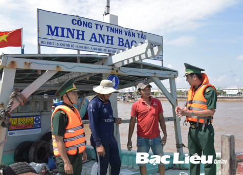 Bộ đội Biên phòng Bạc Liêu: Tuyên truyền bầu cử cho người dân ven biển