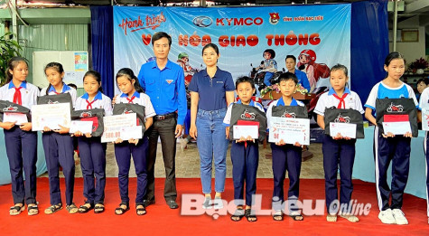 Hành trình văn hóa giao thông năm 2021: Giúp học sinh tham gia giao thông an toàn
