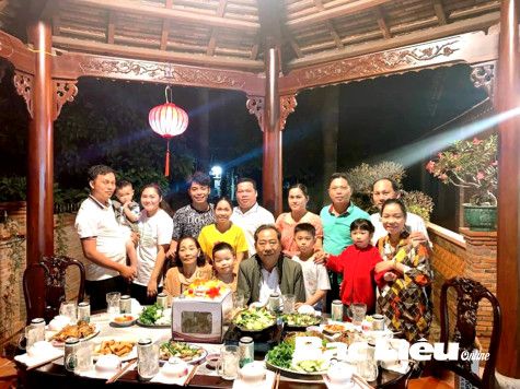 Một trang đời mở ra