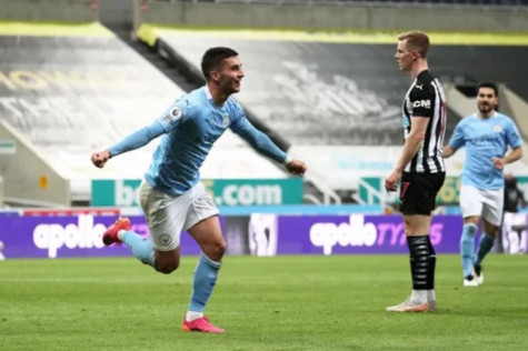 Hàng công thăng hoa, Man City ngược dòng đánh bại Newcastle