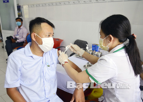 Xử trí phản vệ sau tiêm vaccine ngừa COVID-19