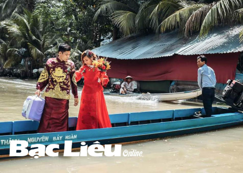 Rước dâu miền sông nước