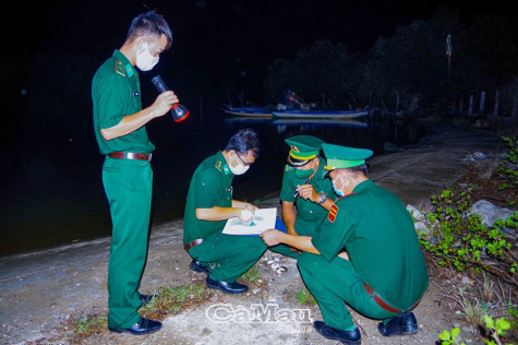 Gác chuyện riêng, bám vùng biên