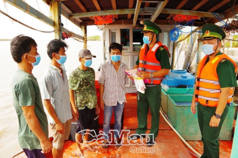 Tuyên truyền bảo vệ công trình Khí trên biển