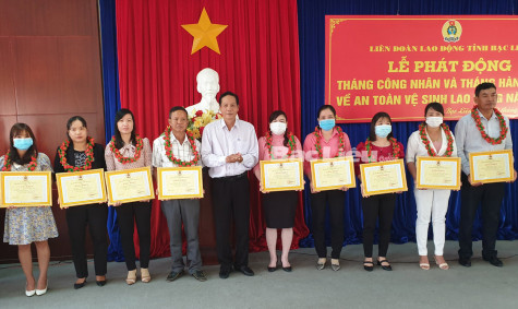 Tháng Công nhân: Chia sẻ khó khăn với người lao động