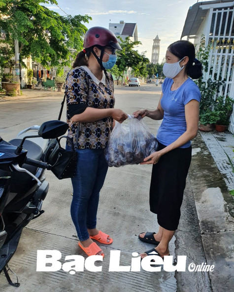 Người dân Bạc Liêu chung tay hỗ trợ tiêu thụ khoai lang tím