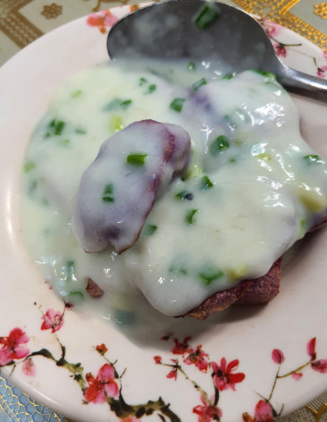 Béo thơm khoai lang nướng chan nước cốt dừa