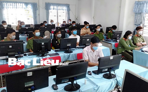 Tập huấn áp dụng các giải pháp công nghệ phòng, chống dịch COVID-19 trong cộng đồng