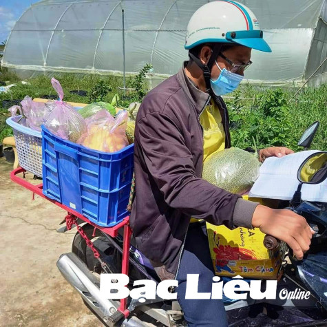 Bán hàng trực tuyến​ “Ăn nên làm ra” trong mùa dịch
