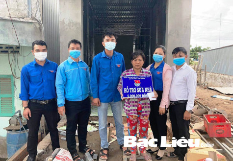 Thành lập chi đoàn tại HTX nuôi tôm công nghệ cao Ánh Dương