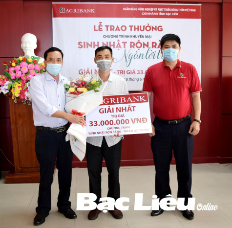 Agribank chi nhánh Bạc Liêu: Trao thưởng chương trình “Sinh nhật rộn ràng - Ngàn lời tri ân”