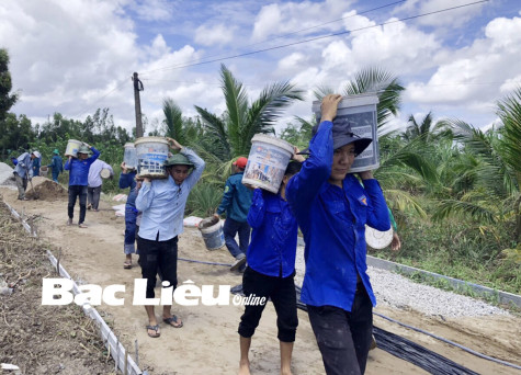 Chi bộ Huyện đoàn Hồng Dân: Thi đua học và​ làm theo Bác