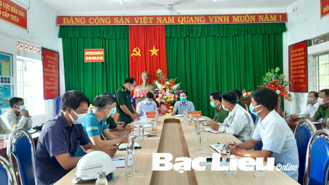 Lãnh đạo 2 huyện Hòa Bình và Đông Hải bàn giải pháp đảm bảo an ninh, an toàn công trình điện gió