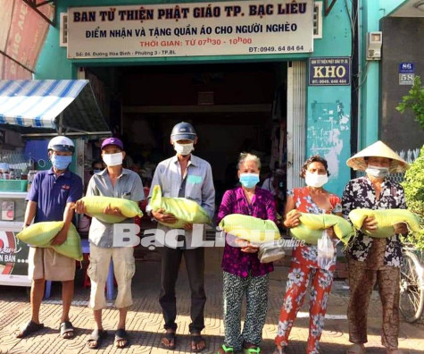 Những hạt gạo ân tình