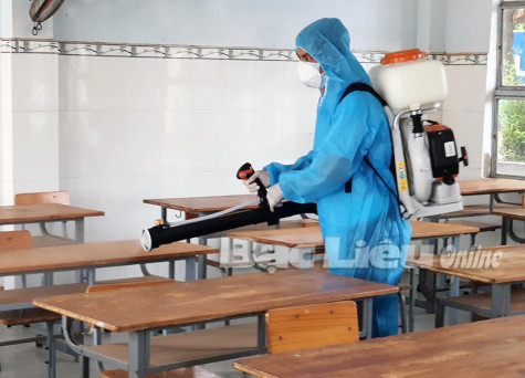 Phun khử khuẩn 14 điểm thi tốt nghiệp THPT năm 2021