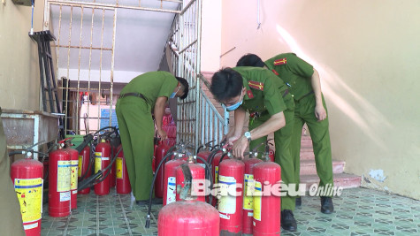 Kiểm tra công tác phòng cháy, chữa cháy tại các điểm thi tốt nghiệp THPT năm 2021