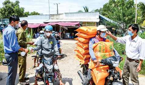 Ngày đêm trực chốt