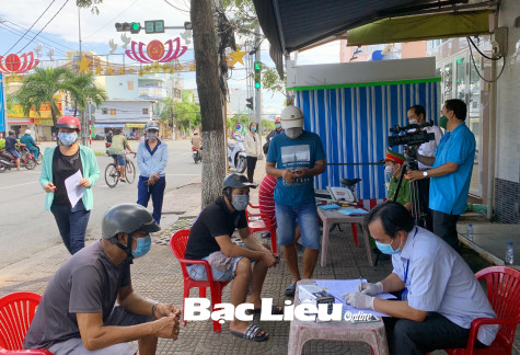 TP. Bạc Liêu: Xử phạt nhiều trường hợp ra đường với lý do không chính đáng
