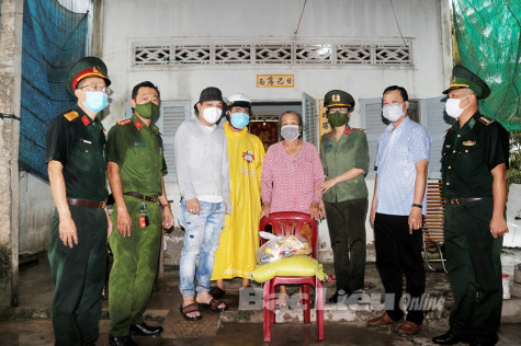 Tuổi trẻ lực lượng vũ trang tỉnh: Tổ chức chiến dịch tình nguyện “Hành quân xanh” trên địa bàn Vĩnh Lợi